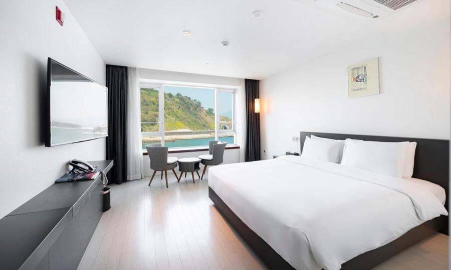 Yeosu Hotel Haven Bagian luar foto